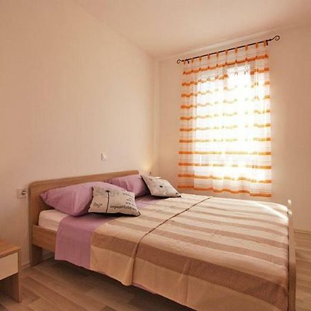 Apartman Petra Fazana Exterior photo